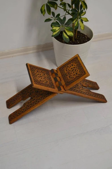 Kur’an-ı Kerim Rahlesi Selçuklu Desenli Model 2– Küçük Boy (18X45cm) Yakma İşçilikli ürün görseli