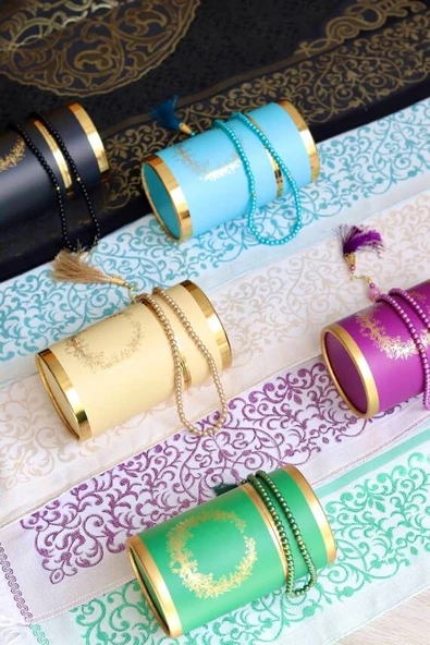 Silindir Kutulu Seccade ve İnci Tesbih Seti Mor Renk - Resim 5