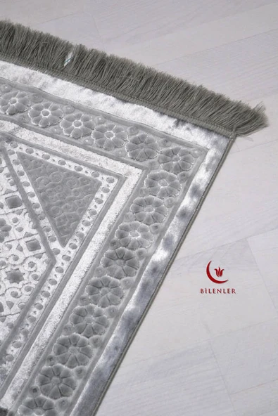 Özel Kutulu Hediyelik Lüks Kadife Dokuma Seccade ve Kristal Tesbih Seti Füme - Resim 6