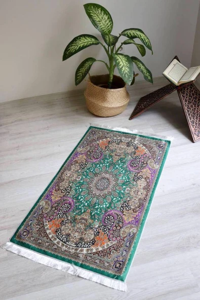 Halı Desenli İpek Dokulu Keseli Seccade Yeşil ürün görseli