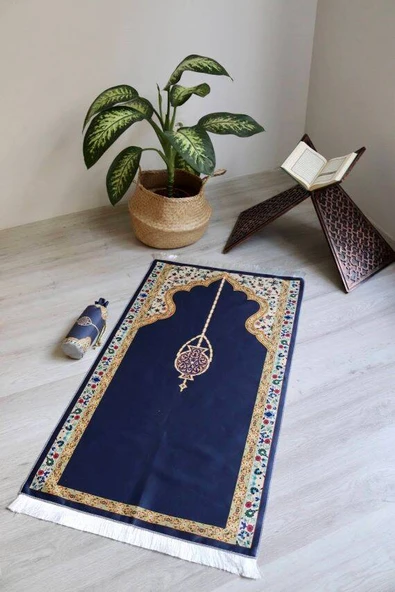 Mihrap Desenli İpek Dokulu Keseli Seccade Koyu Mavi ürün görseli