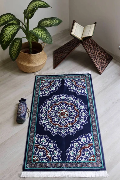 Halı Desenli İpek Dokulu Keseli Seccade Lacivert Renk - Resim 5