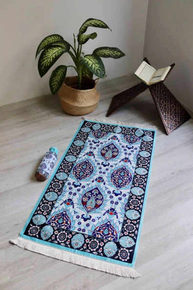 Çini Desenli İpek Dokulu Keseli Seccade Açık Mavi ürün görseli 1