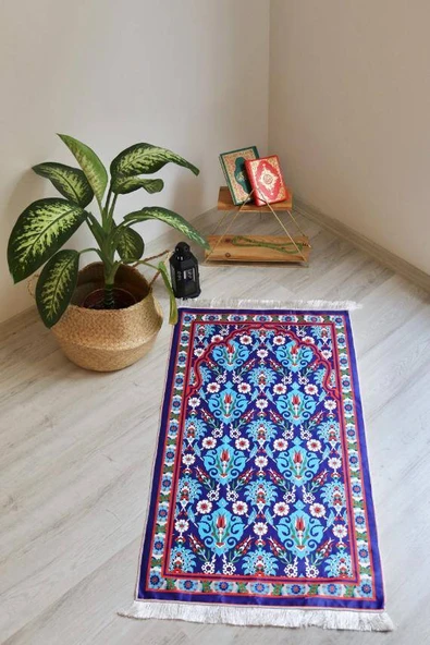 İpek Dokulu Keseli Desenli Seccade Lacivert ürün görseli