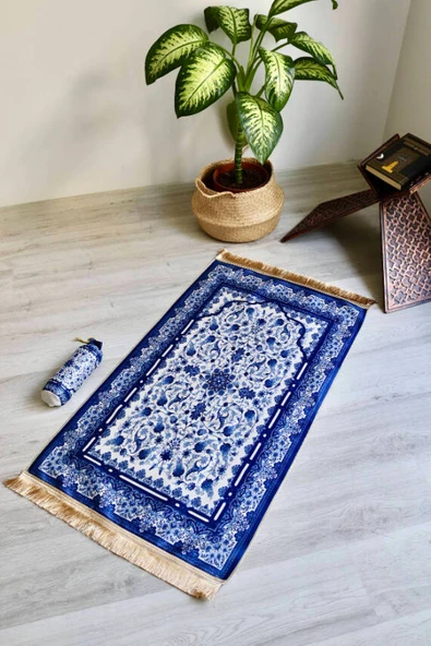 Gülhan Desenli İpek Dokulu Keseli Seccade Lacivert Renk