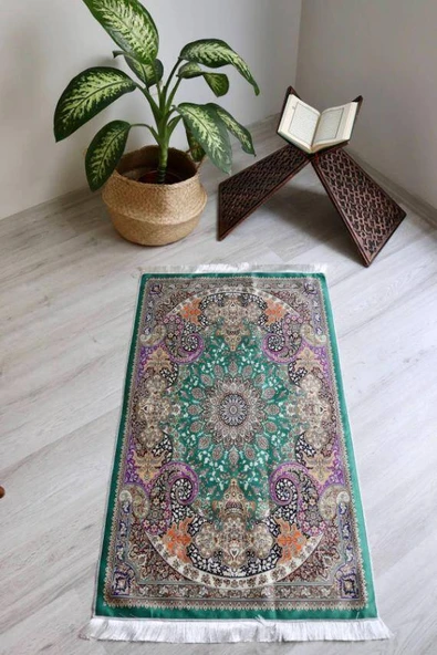 Halı Desenli İpek Dokulu Keseli Seccade Yeşil - Resim 5