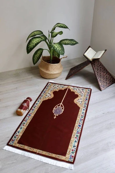 Mihrap Desenli İpek Dokulu Keseli Seccade Koyu Kırmızı Renk ürün görseli