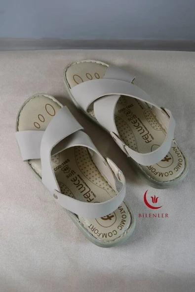 Erkek Çapraz Model Yumuşak Taban Sandalet Bej–Hac Umre ve Günlük Kullanıma Uygun ürün görseli