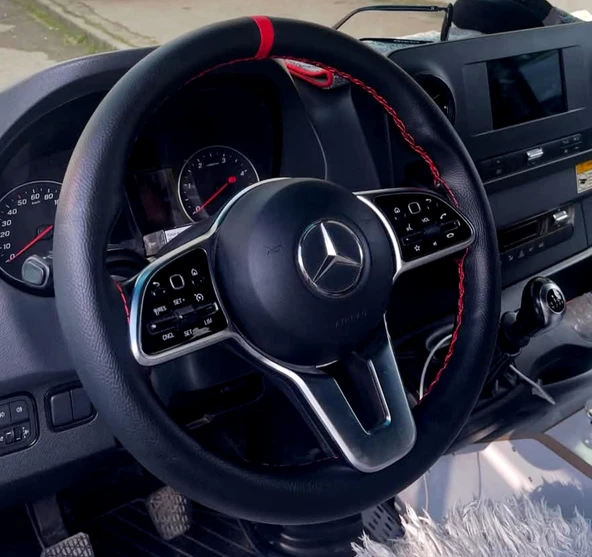 DİKİŞLİ DİREKSİYON KILIFI SİYAH DERİ KIRMIZI YÜZÜK KIRMIZI DİKİŞLİ MERCEDES SPRİNTER 2025 İÇİN - 1