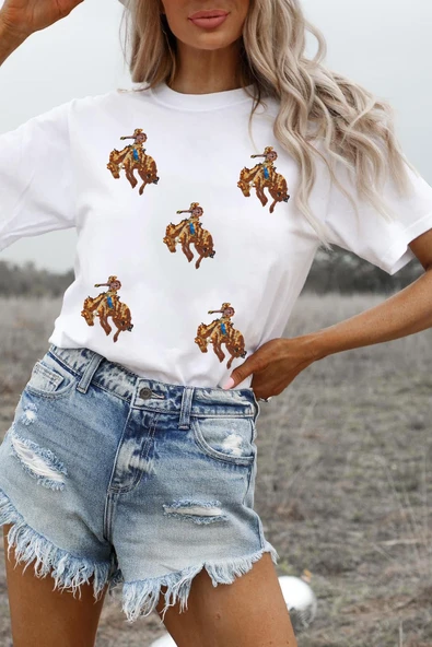 Kadın Beyaz Rodeo Yama Detaylı Grafik Baskılı Günlük Tişört (Beyaz)