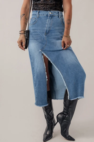 Kadın Açık Mavi Yırtmaçlı Asimetrik Denim Midi Etek (Açık Mavi)