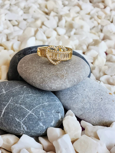 Kalp Figürlü Yarım Tur Formlu Ayarlanabilir Gold Renk Çelik Yüzük