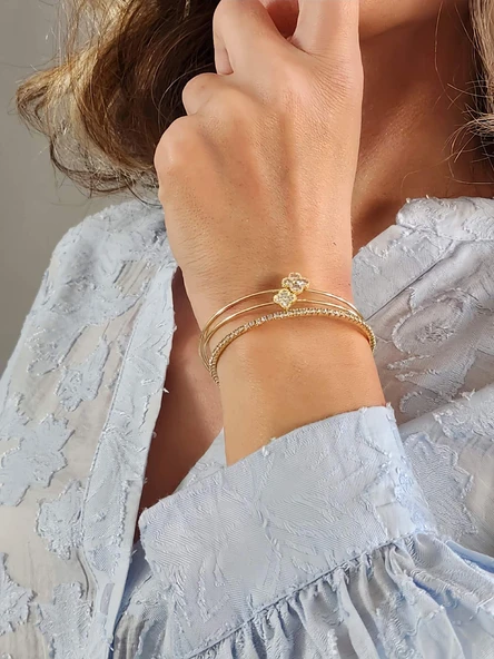 Üçlü Yonca Model Zirkon Taşlı Kelepçe Bileklik ürün görseli