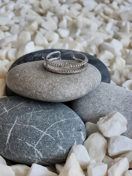 Taç Model Minimalist Taşlı Model Ayarlanabilir Silver Renk Çelik Yüzük