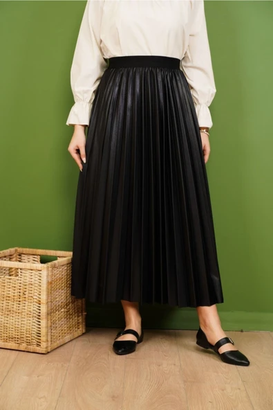 Kadın Deri Görünümlü Piliseli Etek Siyah - Resim 3