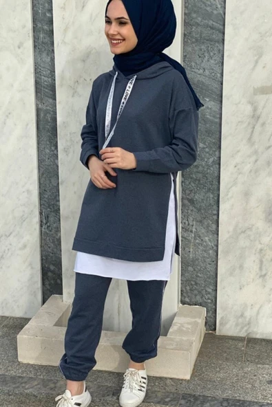 Beyaz Tişörtlu Anstrasit Tesettür Eşofman Takımı ürün görseli