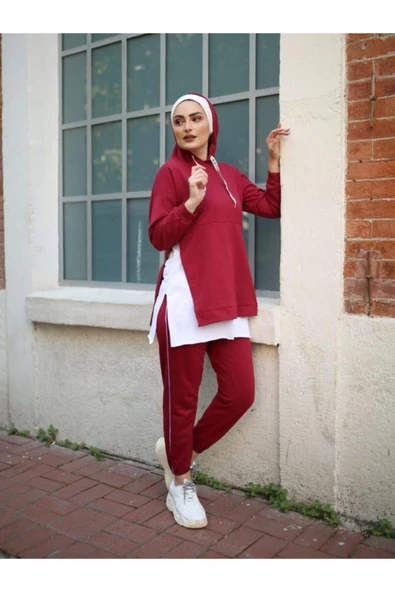 Kadın Bordo Beyaz Tişörtlü Eşofman Takımı ürün görseli