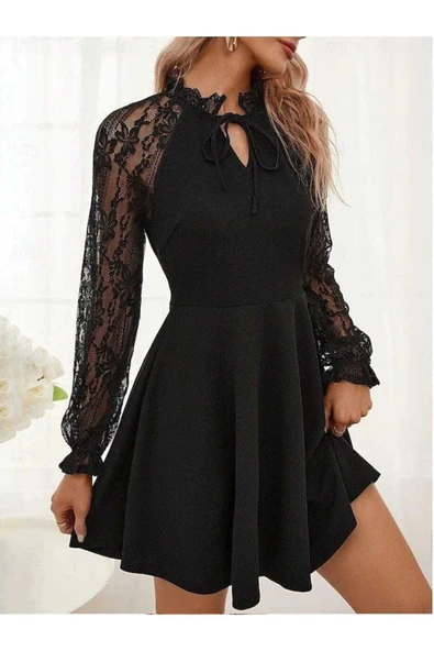 Kadın uzun kollu yakadan bağcıklı dantel detaylı kısa ithal krep elbise ürün görseli