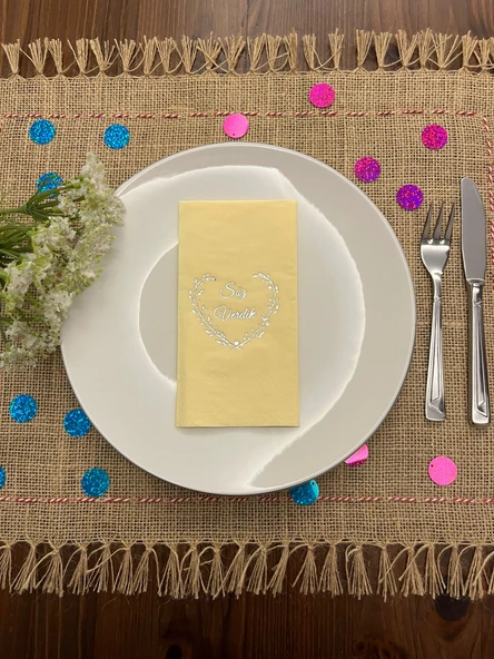 Gümüş Yaldızlı Sarı Söz Verdik Kalp Çelenk Peçete 16 Adet ürün görseli 1