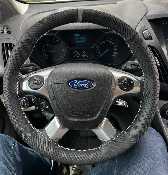 DİKİŞLİ DİREKSİYON KILIFI KARBON / NOKTA DERİ GRİ YÜZÜK GRİ DİKİŞLİ FORD CONNECT (2015-18) ürün görseli