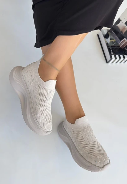 Soord Bej Triko Boncuk İşlemeli Spor Ayakkabı - Resim 2