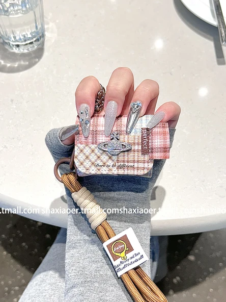 Apple AirPods Pro 2. Nesil için Stereo Satürn Desenli Koruyucu Kılıf - El İpli - Resim 3