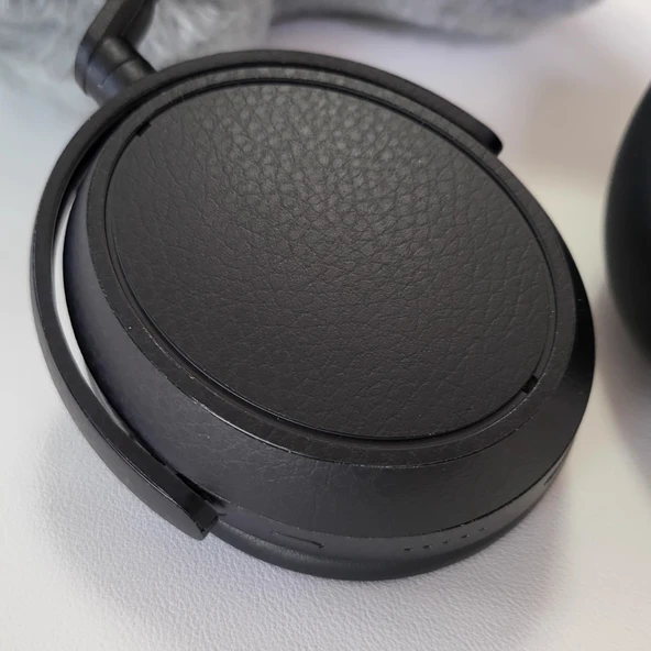 Bose QC Ultra Kulaklık Kaplaması - Siyah Deri Desenli
