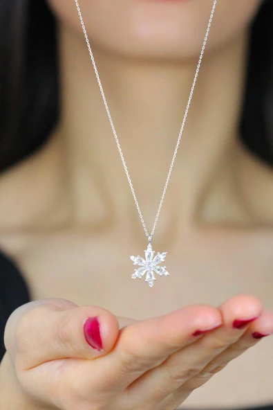 Kamelya Serisi Beyaz Kuars Taşlı Gümüş Kar Tanesi Kolye - 4
