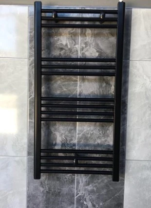 EURASİA 600x1400 SİYAH HAVLUPAN + 2 ADET RADYATÖR VANASI SİYAH ürün görseli 1