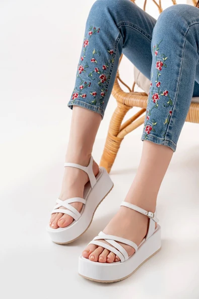 Beyaz Dolgu Kadın Sandalet - 3