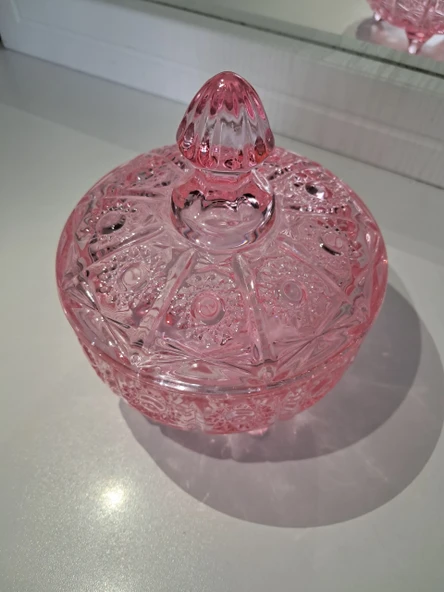 Elmas Kesim Desenli Kapaklı Cam Şekerlik – Pembe Renk