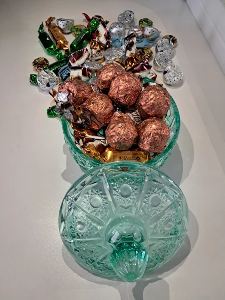 Elmas Kesim Desenli Kapaklı Cam Şekerlik – Su Yeşili Renk - Resim 3