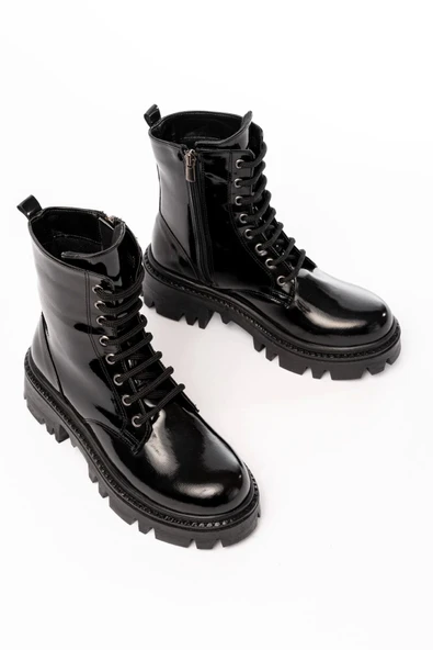 Siyah Rugan Bağcıklı Fermuarlı Günlük Kadın Bot ürün görseli