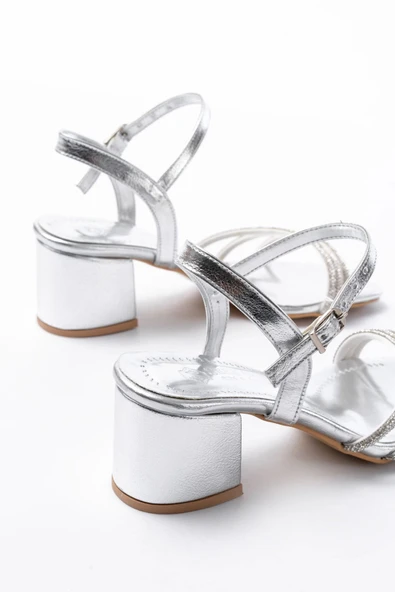 Gümüş 3 Bantlı Topuklu Kadın Ayakkabı - 5
