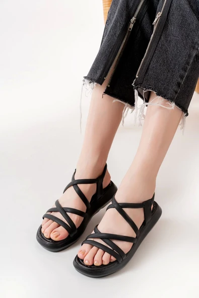 841-841 Siyah Lastikli Günlük Kadın Sandalet - 5