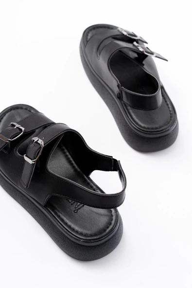 Siyah Günlük Dolgu Topuk Toka Aksesuarlı Kadın Sandalet - 5