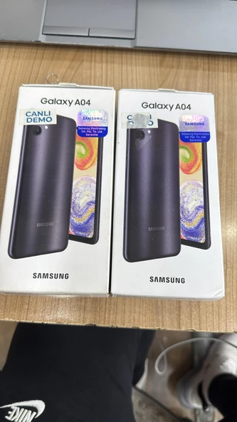 SAMSUNG A04