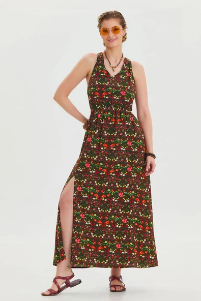 V Yaka Yırtmaçlı Günlük Elbise ürün görseli 1