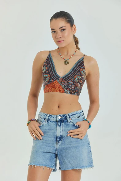 Bağcıklı Sırtı Açık Ayarlanabilir Crop Bluz