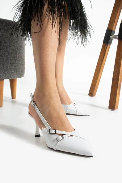 Albishoes Çift Toka Detaylı Arkası Açık Rugan Sivri Burun 8 Cm Ince Topuklu Stiletto Kadın Ayakkabı