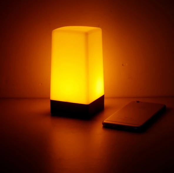 KTV Bar Masa Lambası - Dimmer Anahtarlı - Sarı Işık + Şarj Kablosu - 2 Kat Pil Ömrü
