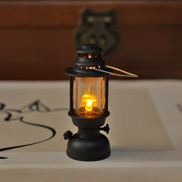 Mini Retro LED Mum Fener Gece Lambası - Siyah Mini Saray Lambası Sıcak Işık
