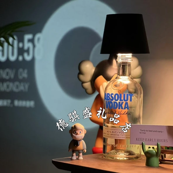 Şarap Şişesi LED Masa Lambası - Siyah - Üç Renkli - 7