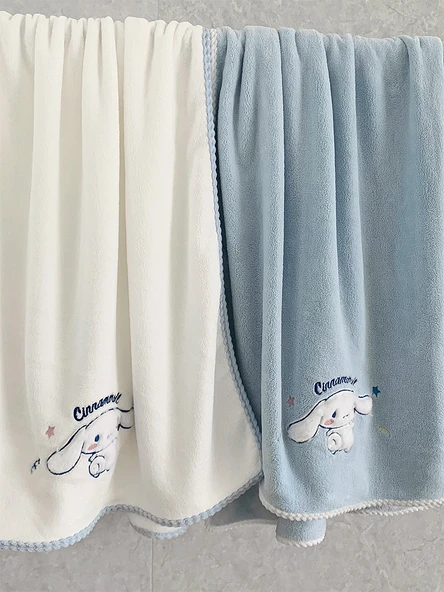 Yugui Köpek Desenli Beyaz Bornoz ve Saç Havlusu Seti - Resim 3