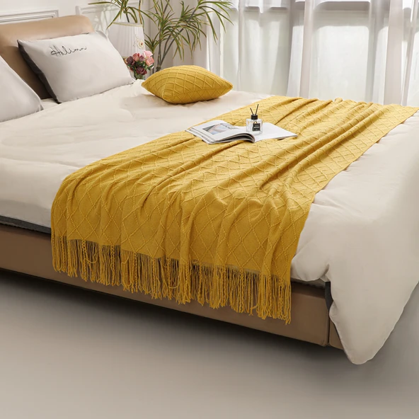 Tuhaflı Yatak Örtüsü - Sarı - 1.5 m - 1.8 m Yatak (130*220 cm)