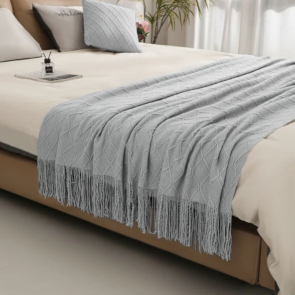 Tuhaflı Yatak Örtüsü - Açık Gri - 1 m - 1.2 m Yatak (127*170 cm)
