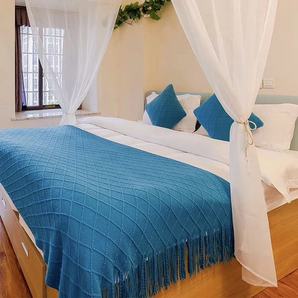 Tuhaflı Yatak Örtüsü - Göl Mavisi - 1.5 m - 1.8 m Yatak (130*220 cm)