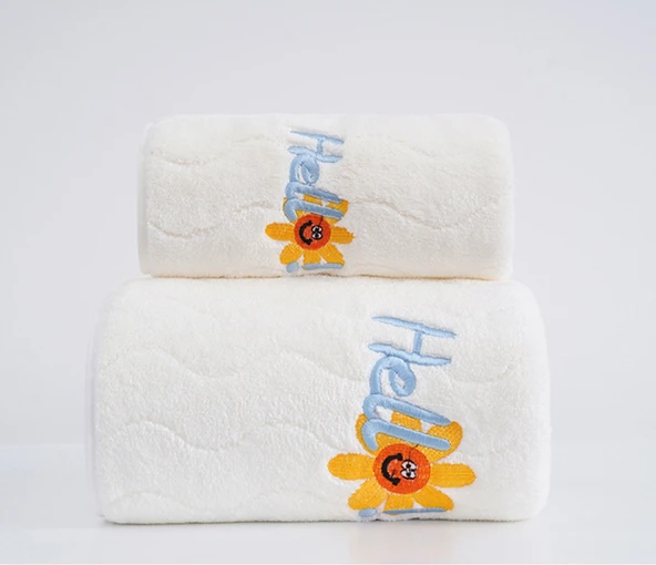 Nakışlı Mercan Polar Havlu - Beyaz Havlu 35x75cm + Banyo Havlusu 70x140cm