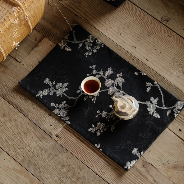 Fanye Çiçek Brokar Desenli Uzun Kare Çay Matı - 50cm x 31cm