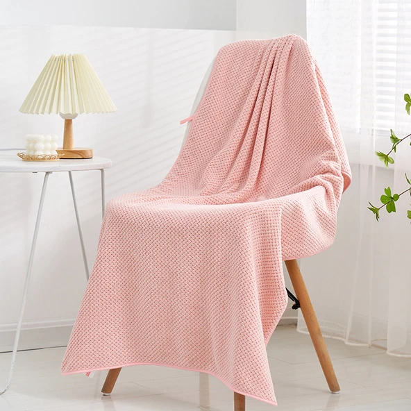 Mikrofiber Ananas Desenli Banyo Havlusu - Pembe 70x140cm
